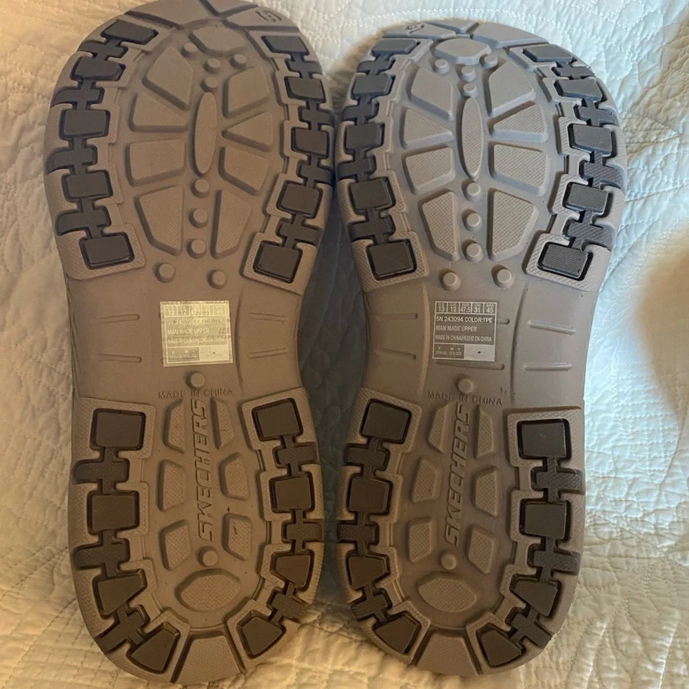 Men's Gray Skechers Sandals Size 13 Lots of Cushion and Comfort. NWOT